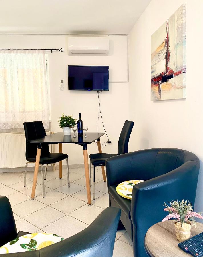 E & E Apartment เมดูลิน ภายนอก รูปภาพ