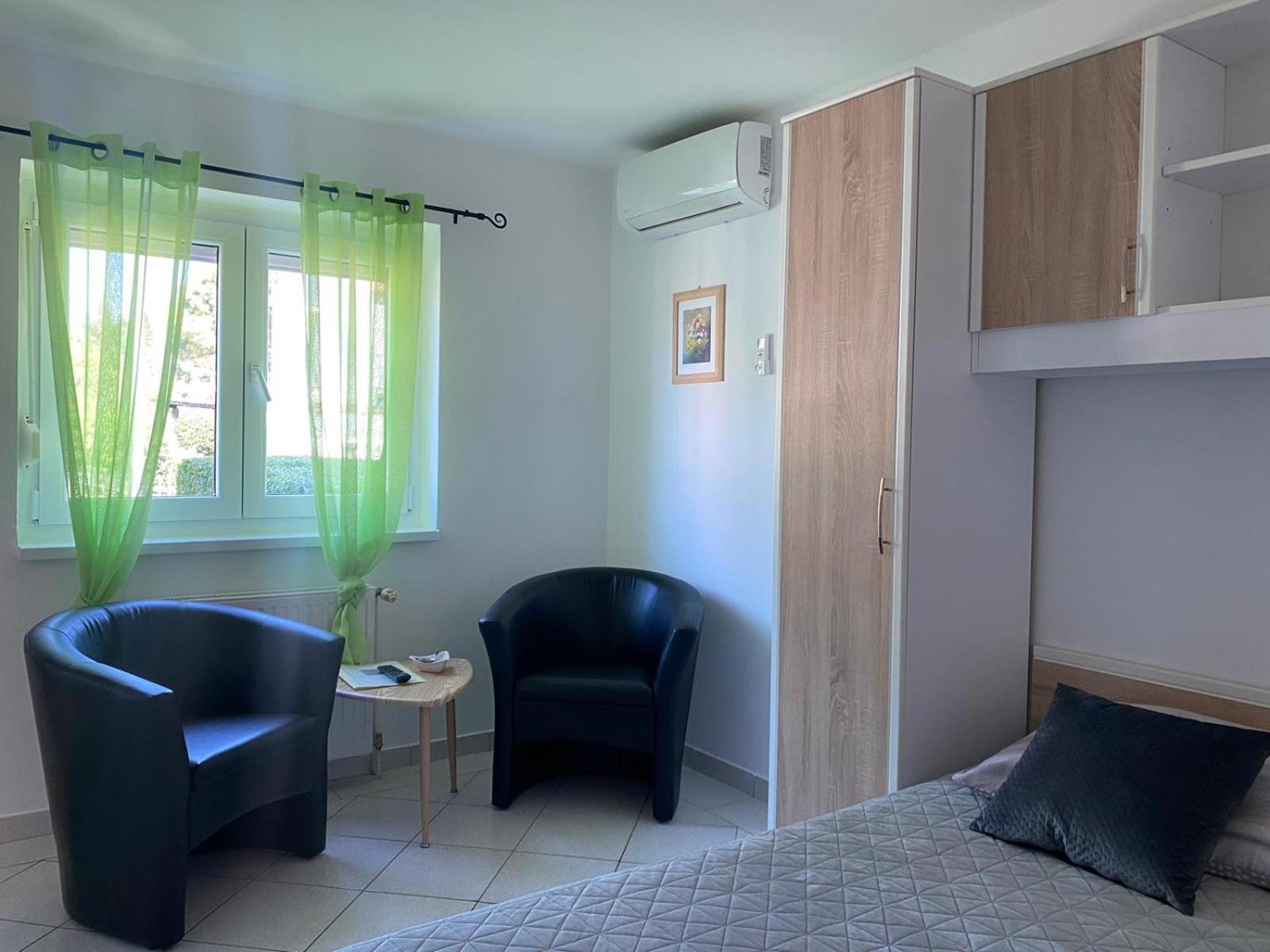 E & E Apartment เมดูลิน ภายนอก รูปภาพ