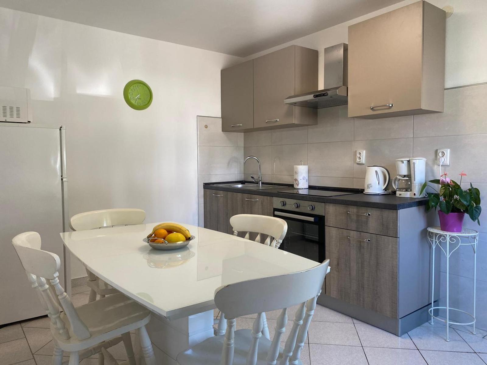 E & E Apartment เมดูลิน ภายนอก รูปภาพ